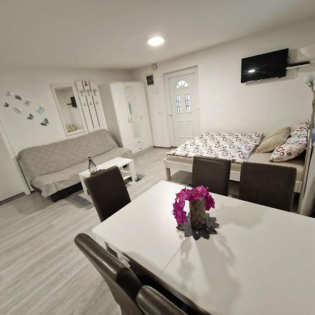 Guesthouse Ella Slunj Bagian luar foto