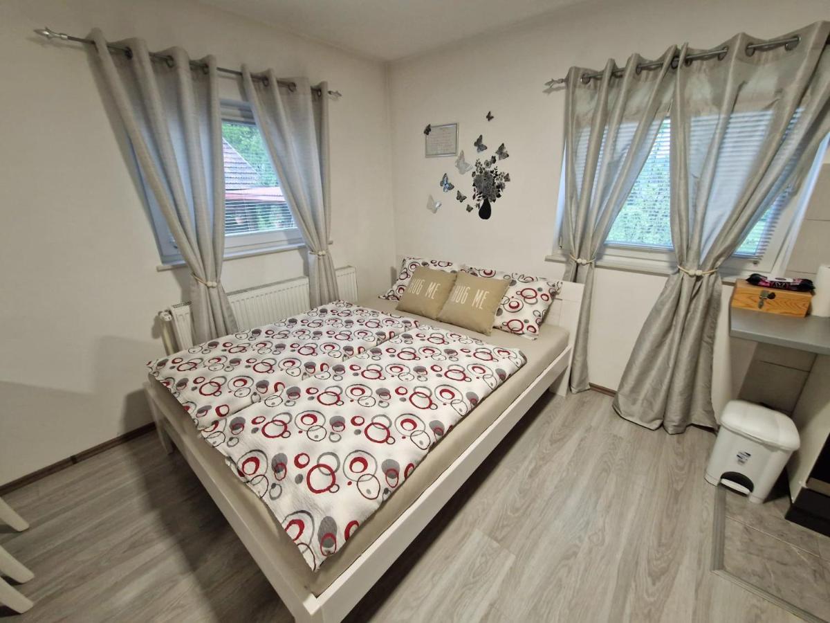 Guesthouse Ella Slunj Bagian luar foto