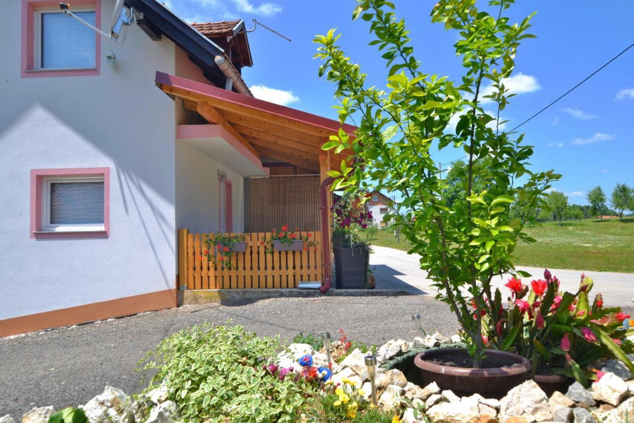 Guesthouse Ella Slunj Bagian luar foto